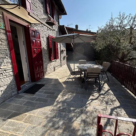 Дом отдыха Ester Lakehouse, Graziosa Casa Indipendente