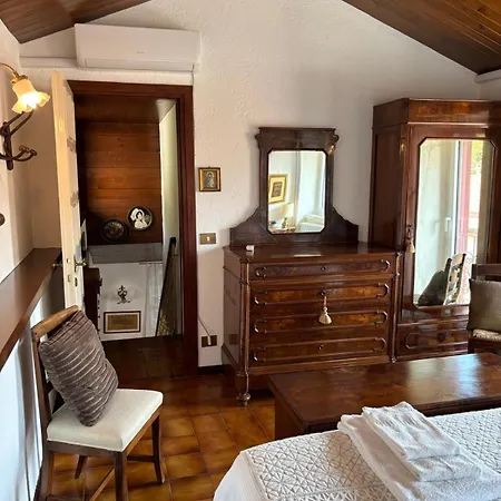 Ester Lakehouse, Graziosa Casa Indipendente * Льерна