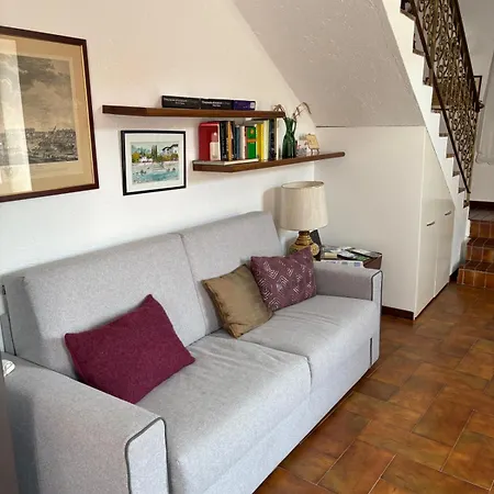 Ester Lakehouse, Graziosa Casa Indipendente בית נופש