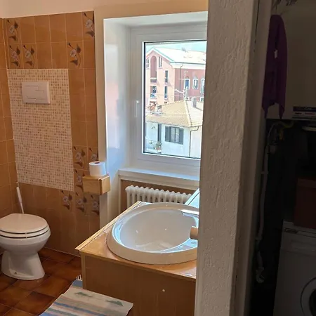 Ester Lakehouse, Graziosa Casa Indipendente בית נופש ליירנה