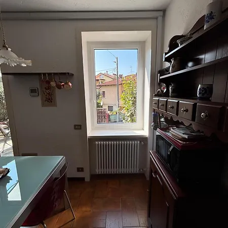 Ester Lakehouse, Graziosa Casa Indipendente בית נופש
